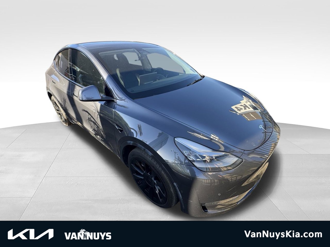 Used 2021 Tesla Model Y Long Range AWD/4WD image 1