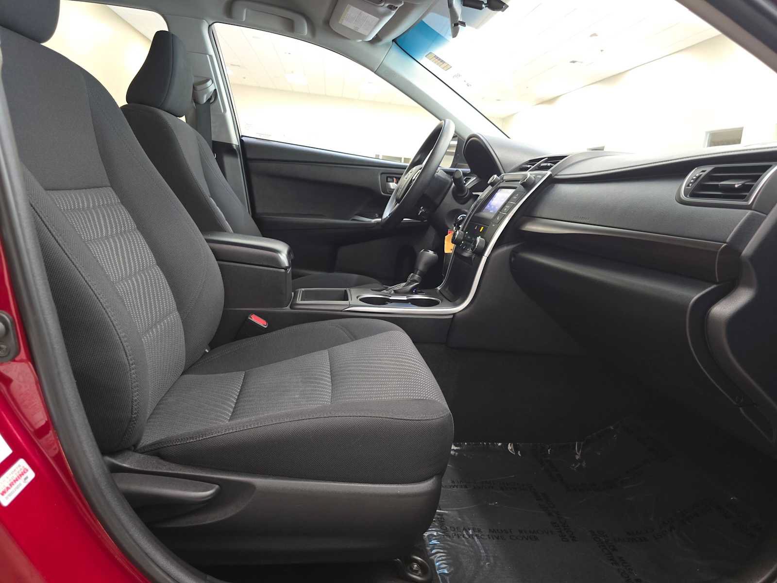 Used 2017 Toyota Camry LE FWD image 26