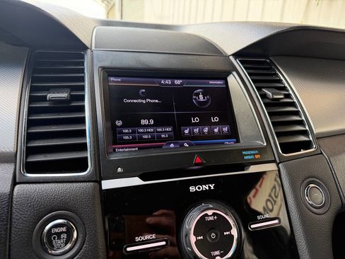 Used 2013 Ford Taurus SHO AWD/4WD image 30