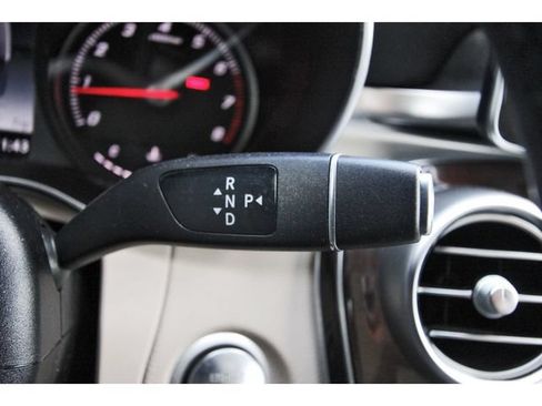 Used 2018 Mercedes-Benz GLC 300 4MATIC image 18