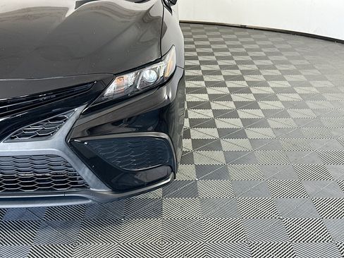 Used 2021 Toyota Camry SE FWD image 9