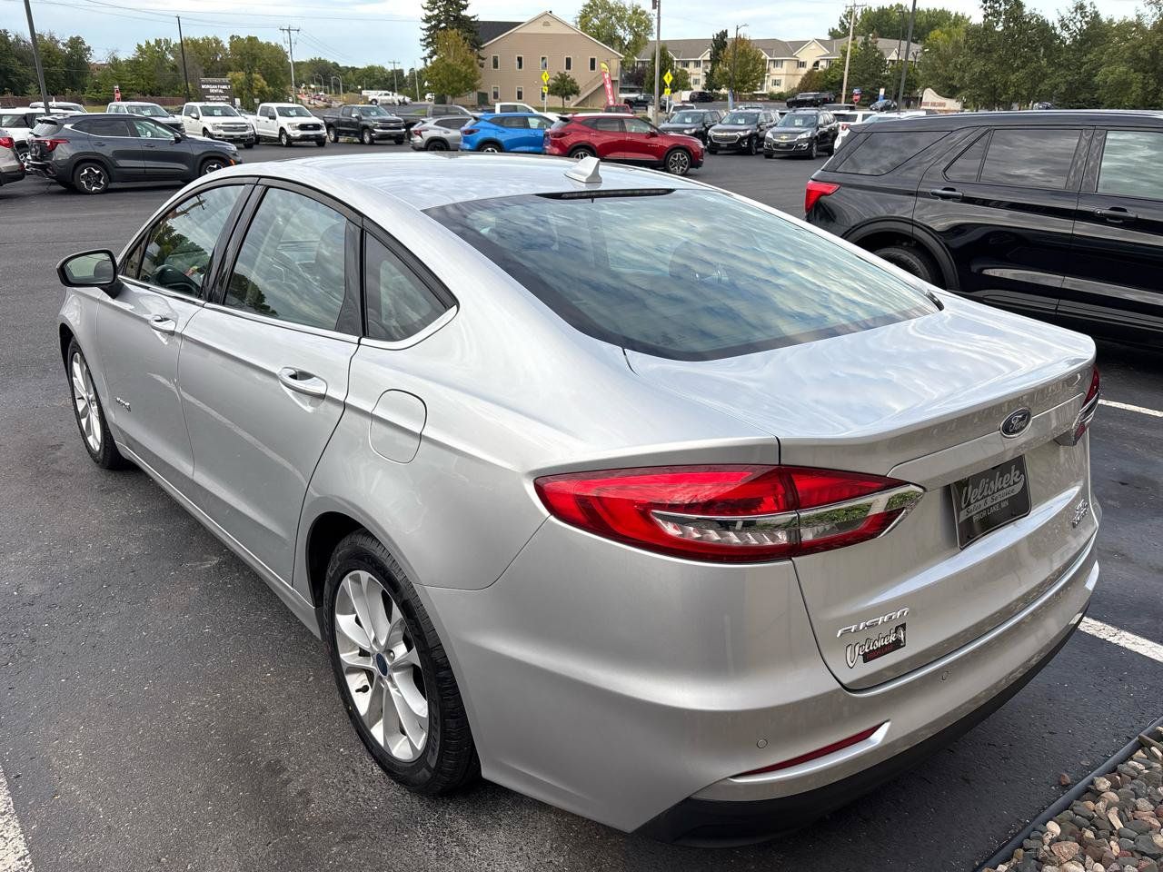 Used 2019 Ford Fusion SE FWD image 5