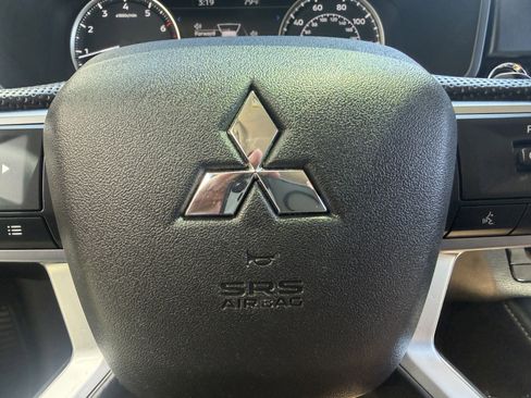 Used 2022 Mitsubishi Outlander SE AWD/4WD image 34