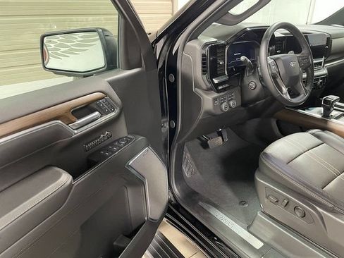 Used 2024 Chevrolet Silverado 1500 High Country w/ Midnight Edition AWD/4WD image 10