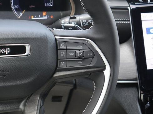 New 2025 Jeep Grand Cherokee L Limited w/ Luxury Tech Group II image 23