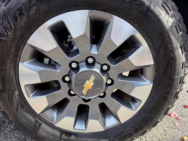 Used 2023 Chevrolet Silverado 2500 Custom w/ Infotainment Package AWD/4WD image 8