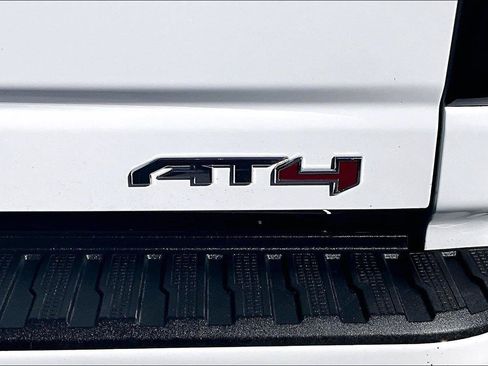 Used 2020 GMC Sierra 2500 AT4 w/ AT4 Premium Package AWD/4WD image 26