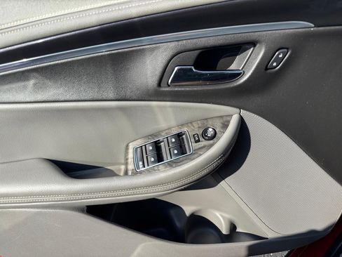 Used 2015 Chevrolet Impala LTZ FWD image 11