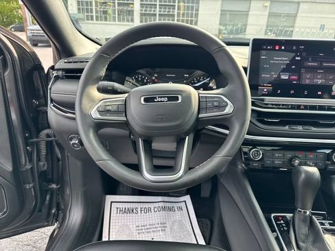 Used 2023 Jeep Compass Latitude w/ Sun and Sound Group AWD/4WD image 15