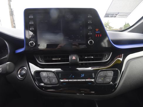 Used 2021 Toyota C-HR XLE FWD image 12