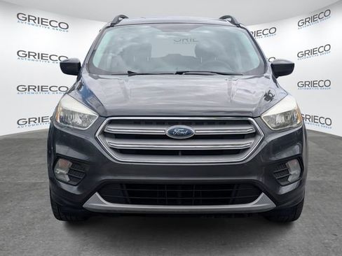 Used 2018 Ford Escape SE image 2