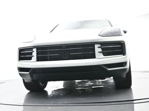Certified 2025 Porsche Cayenne E-Hybrid AWD/4WD image 56