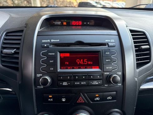 Used 2012 Kia Sorento LX w/ V6 Convenience Pkg image 10