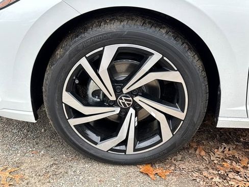 New 2026 Volkswagen Jetta SEL image 8