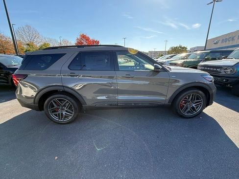 New 2026 Ford Explorer ST-Line w/ ST-Line Street Pack image 5