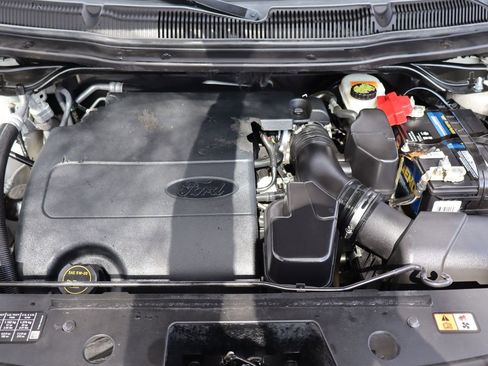 Used 2017 Ford Explorer XLT w/ Equipment Group 202A image 41