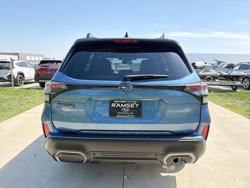 Used 2025 Subaru Forester Limited w/ Popular Package #1 AWD/4WD image 5