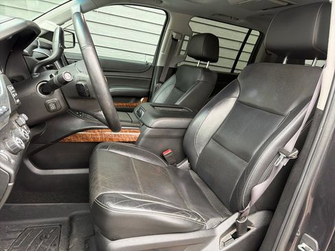 Used 2017 Chevrolet Suburban Premier AWD/4WD image 13