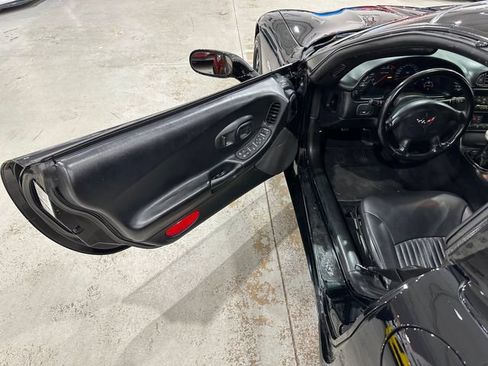 Used 2002 Chevrolet Corvette Z06 w/ Memory Pkg RWD image 15