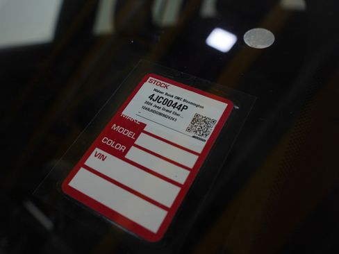 Used 2024 Jeep Grand Cherokee Overland w/ Luxury Tech Group IV image 33