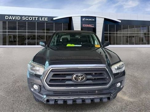 Used 2021 Toyota Tacoma SR5 AWD/4WD image 2
