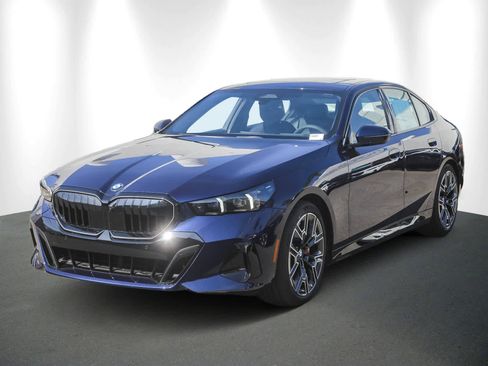 New 2026 BMW 540i xDrive w/ M Sport Package image 3