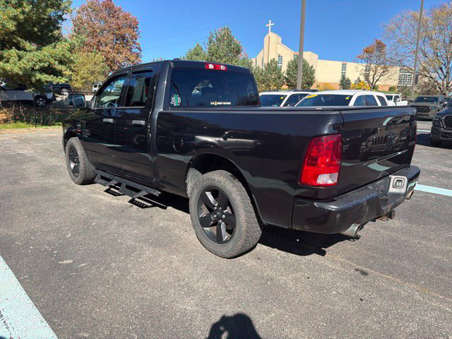 Used 2019 RAM 1500 Express w/ Express Value Package AWD/4WD image 3