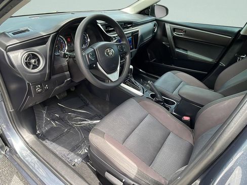 Used 2018 Toyota Corolla LE image 19