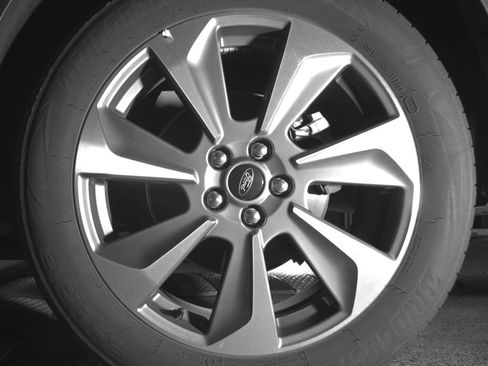 Used 2025 Ford Escape Platinum AWD/4WD image 28