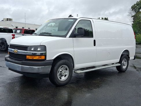 Used 2025 Chevrolet Express 2500 w/ Driver Convenience Package RWD image 3
