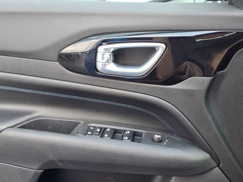 New 2026 Jeep Compass Latitude AWD/4WD image 13