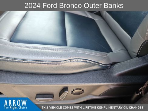 Used 2024 Ford Bronco Outer Banks AWD/4WD image 23
