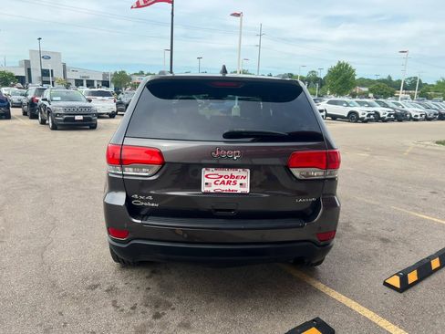 Used 2017 Jeep Grand Cherokee Laredo w/ Quick Order Package 23E AWD/4WD image 4