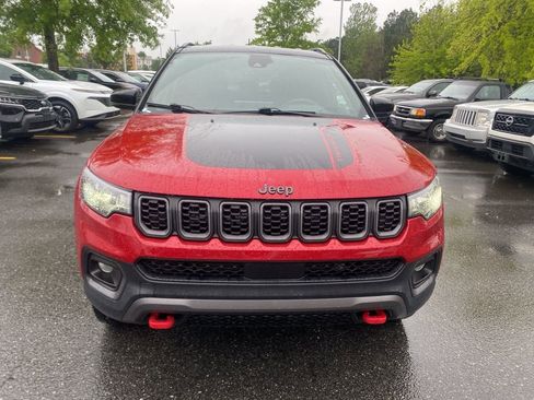 Used 2025 Jeep Compass Trailhawk AWD/4WD image 11