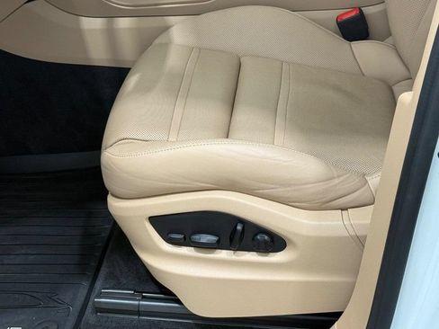 Used 2022 Porsche Cayenne E-Hybrid AWD/4WD image 26