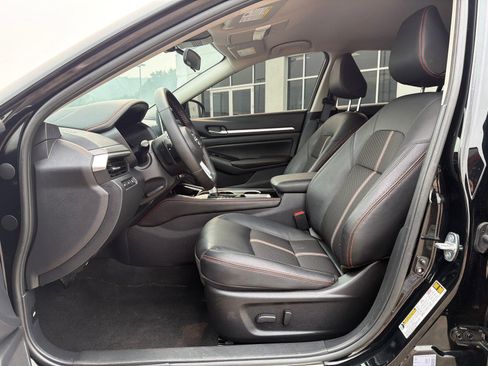 Used 2025 Nissan Altima 2.5 SR AWD/4WD image 16