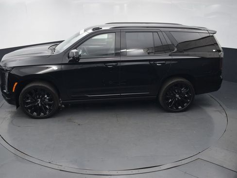 Certified 2026 Cadillac Escalade Platinum Sport w/ LPO, ONYX Package AWD/4WD image 44