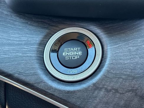 Used 2022 Jeep Grand Cherokee Limited 4xe image 25