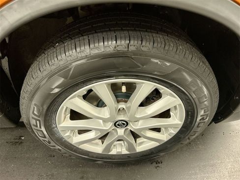 Used 2020 Nissan Rogue SV image 8