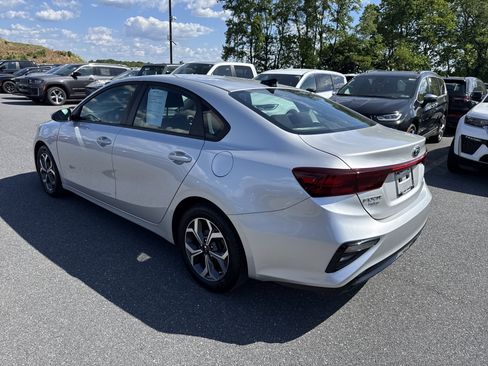 Used 2019 Kia Forte LXS FWD image 18