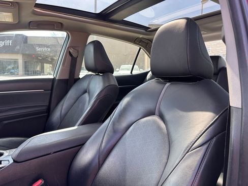 Used 2018 Toyota Camry XSE image 21