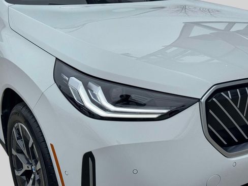 Certified 2025 BMW X3 xDrive30i w/ Convenience Package image 7