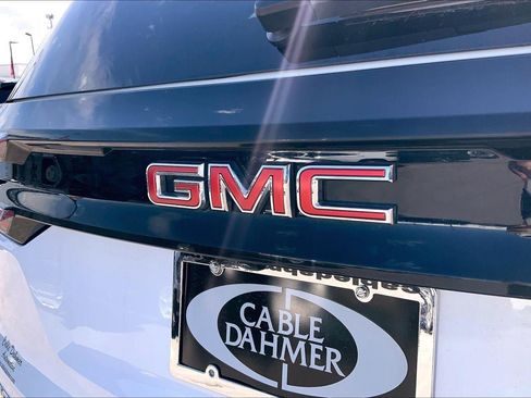Used 2025 GMC Acadia Elevation FWD image 31