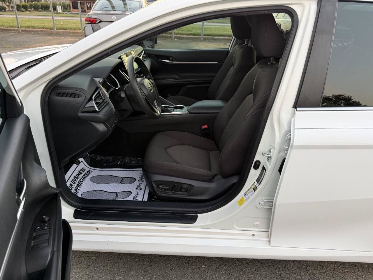 Used 2023 Toyota Camry LE w/ Convenience Package FWD image 9
