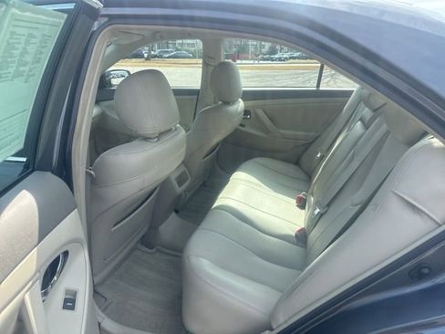 Used 2010 Toyota Camry LE image 15