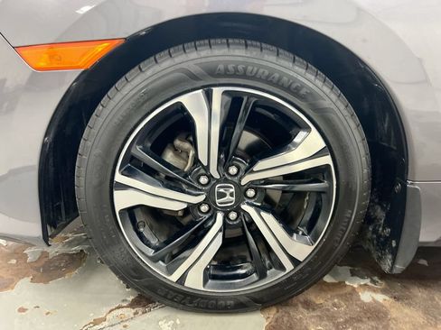 Used 2018 Honda Civic Touring image 28