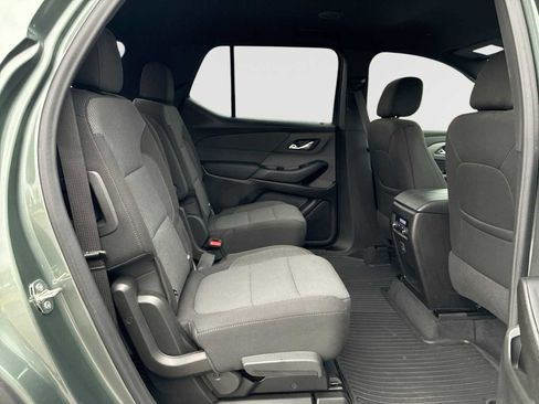 Certified 2023 Chevrolet Traverse LT w/ Rear Camera Mirror Package image 26