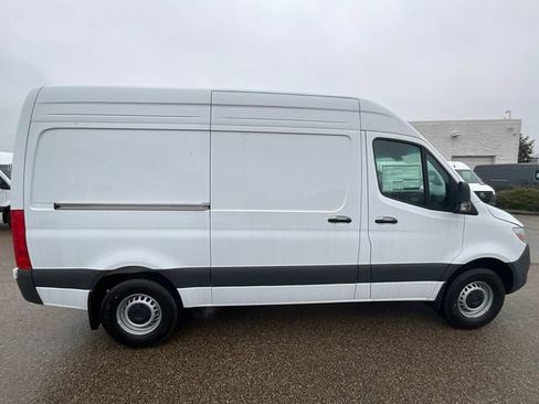 New 2024 Mercedes-Benz Sprinter 2500 w/ Acoustic Package image 8