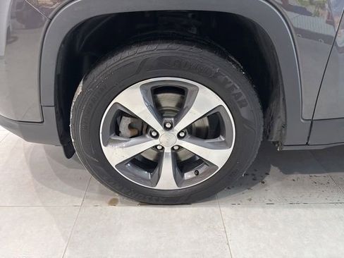 Used 2019 Jeep Cherokee Limited image 13