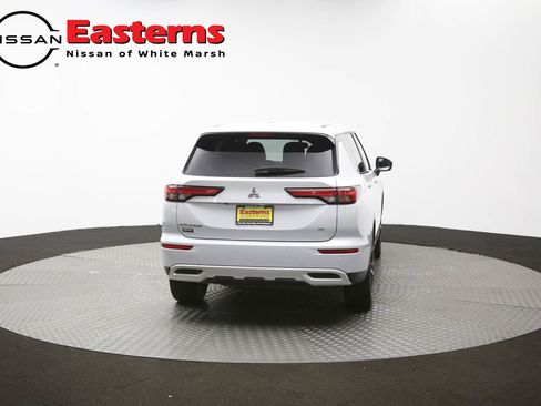 Used 2024 Mitsubishi Outlander AWD image 39